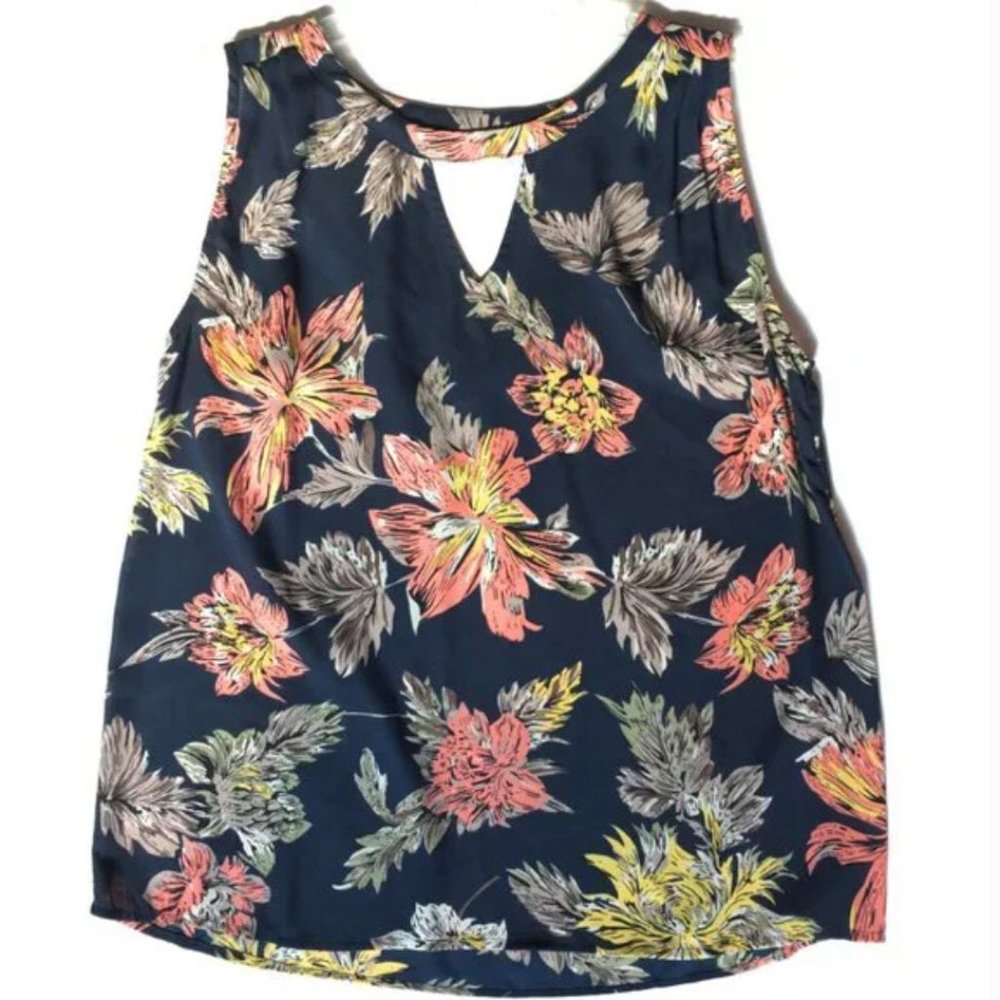 Collective Concepts Lauralai Keyhole Detail Blouse